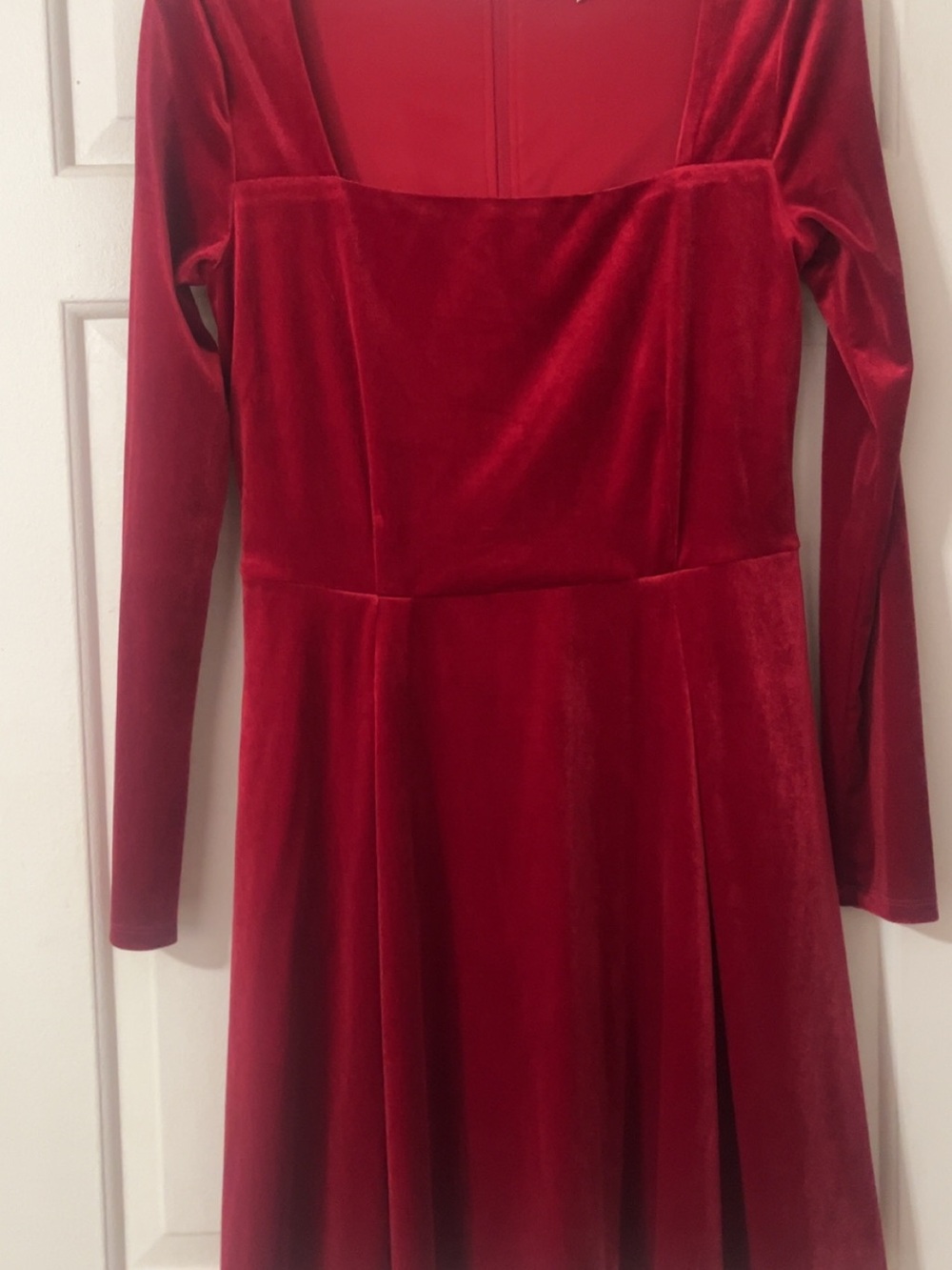 Women’s Red Velvet Long Sleeve Square Neck Dress - Copper Key - L
